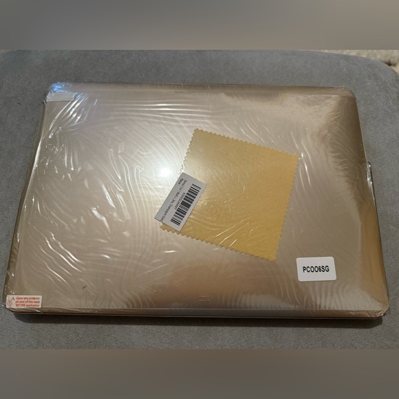 MacBook Air 13 inch Hard Case Champagne Gold - Picture 2 of 6